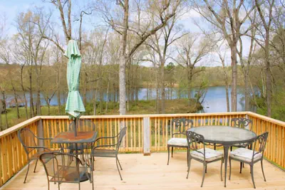 Photo 4 - Blue Moon Lake House at Diamondhead Resort