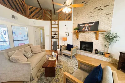 Photo 2 - Jacksonville Bungalow
