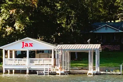 Photo 5 - Jax's Lake House