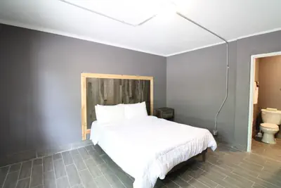 Photo 5 - The Ozark at 1611 Residences