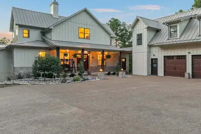 Photo 3 - Luxe Lodge