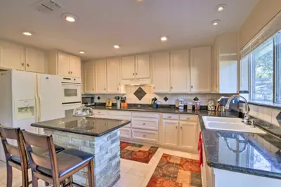 Photo 4 - 3 Bedroom with a Pool