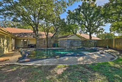Photo 3 - 3 Bedroom with a Pool