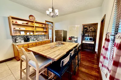 Photo 3 - Charming 2br near Downtown Fort Smith
