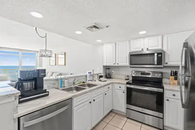 Photo 3 - Bay Watch Resort 512