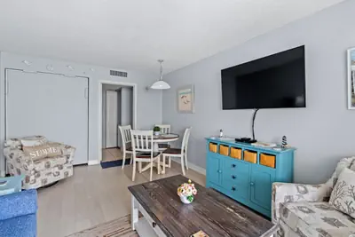 Photo 3 - Bay Watch Resort 1715