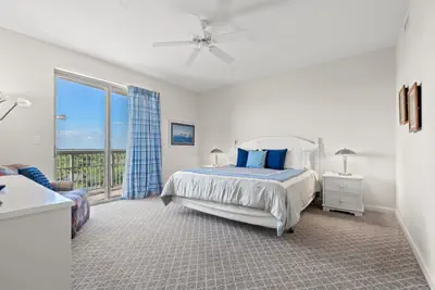 Photo 2 - 9th-Floor Ocean View Condo, Pool & Hot Tub