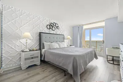 Photo 3 - Bay Watch Resort 1817