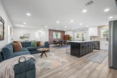 Photo 2 - NEW 3BR/3BA Remodeled Home Walk to Kyle Field