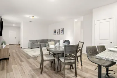 Photo 4 - Modern 3BR Home in San Antonio