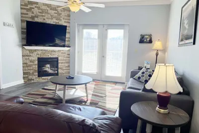 Photo 3 - Unit 3306 - Mountain View Condos