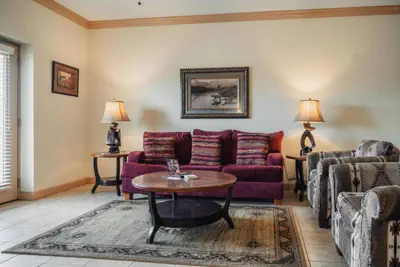 Photo 4 - Unit 5705 - Mountain View Condos