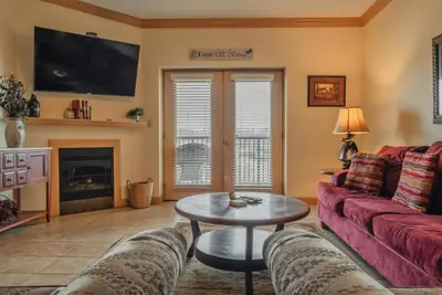 Photo 3 - Unit 5705 - Mountain View Condos