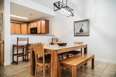 Photo 5 - Unit 5204 - Mountain View Condos
