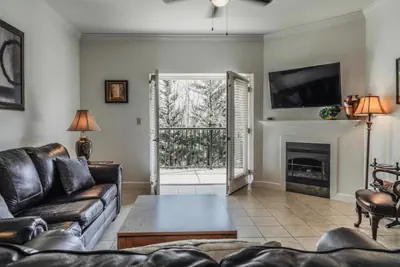 Photo 3 - Unit 5204 - Mountain View Condos