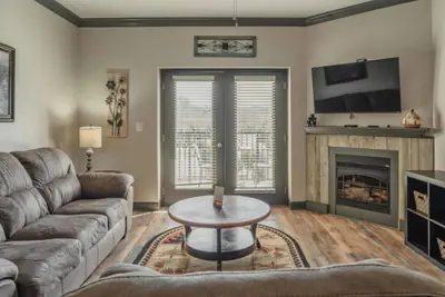 Photo 5 - Unit 3403 - Mountain View Condos