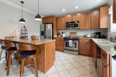 Photo 4 - Walk to Downtown OS | 3BR Townhouse