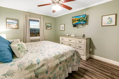 Photo 4 - Deeded Beach Access in Heart of GS +10 min Walk to Hangout