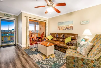 Photo 5 - Deeded Beach Access in Heart of GS +10 min Walk to Hangout