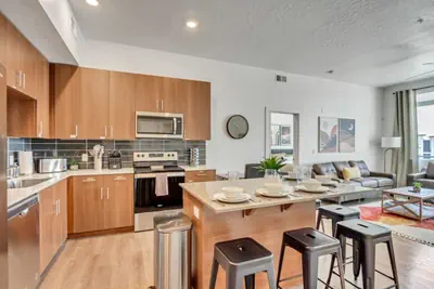 Photo 4 - C406 at The Heights by CDH