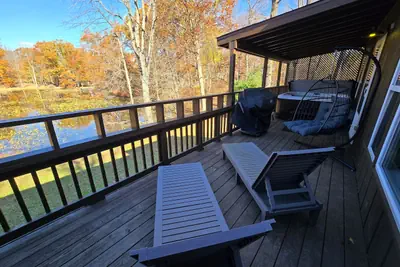 Photo 2 - Red Fox Run At Heron Hill Retreat Hot Tub on Lake!