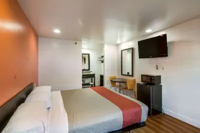 Photo 5 - Motel 6 Monterey Park, CA