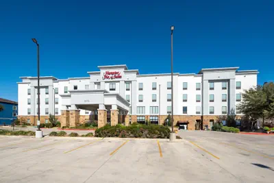 Photo 2 - Hampton Inn & Suites New Braunfels