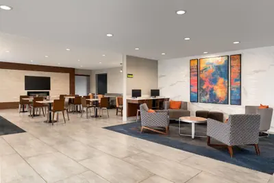 Photo 5 - La Quinta Inn & Suites by Wyndham Montgomery