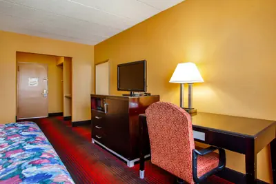 Photo 5 - Rodeway Inn Meadowlands
