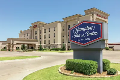 Photo 2 - Hampton Inn & Suites Enid