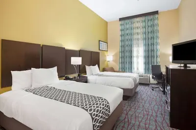 Photo 4 - La Quinta Inn & Suites By Wyndham Houston Pasadena North