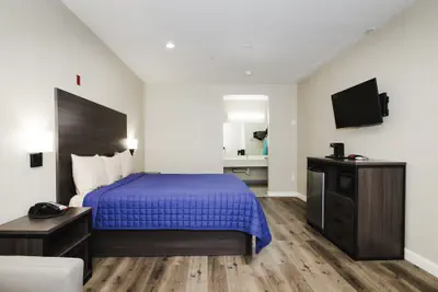 Photo 5 - Winchester Inn & Suites Humble/IAH/North Houston