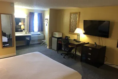 Photo 4 - Nendels Inn & Suites