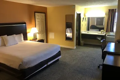 Photo 5 - Nendels Inn & Suites