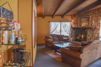 Photo 4 - Alpine Lodge