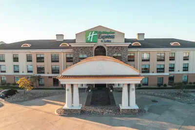 Photo 2 - Holiday Inn Express Hotel & Suites St. Robert by IHG
