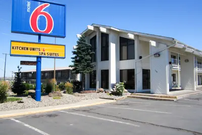 Photo 2 - Motel 6 Madras, OR