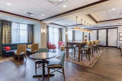 Photo 2 - Hampton Inn Minneapolis/Shakopee