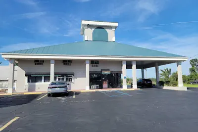 Photo 2 - Quality Inn Perry
