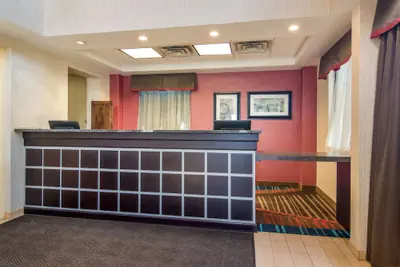 Photo 3 - Best Western Dutch Valley Inn