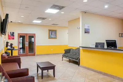 Photo 2 - Motel 6 New Orleans, LA - Near Downtown