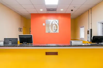 Photo 4 - Motel 6 New Orleans, LA - Near Downtown