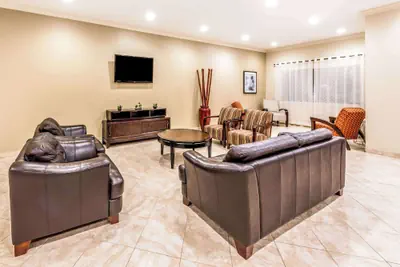 Photo 3 - Ramada by Wyndham College Station