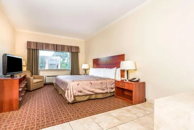 Photo 5 - Ramada by Wyndham College Station