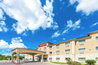 Photo 2 - Ramada by Wyndham College Station