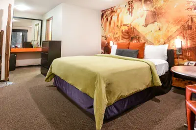 Photo 5 - The Tangerine - A Burbank Hotel