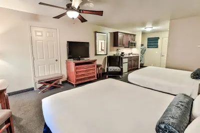 Photo 4 - The Springs Resort & Spa