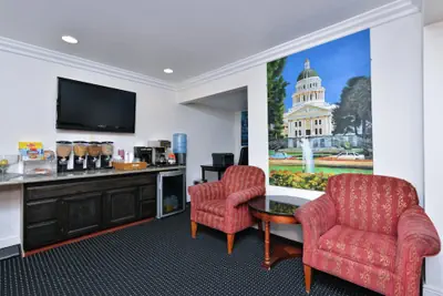 Photo 4 - Capital City Inn Sacramento Convention Center CA