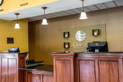 Photo 4 - Comfort Inn & Suites Franklin East