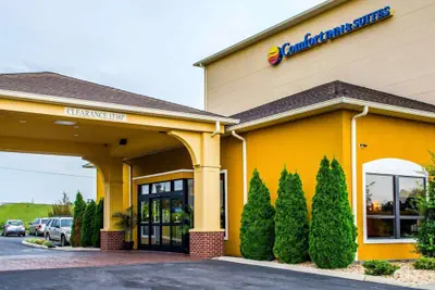 Photo 2 - Comfort Inn & Suites Franklin East